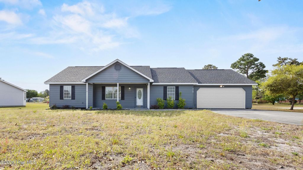 Photo of 314 Dayrell Drive, Hubert, NC 28539 (MLS # 100566189)