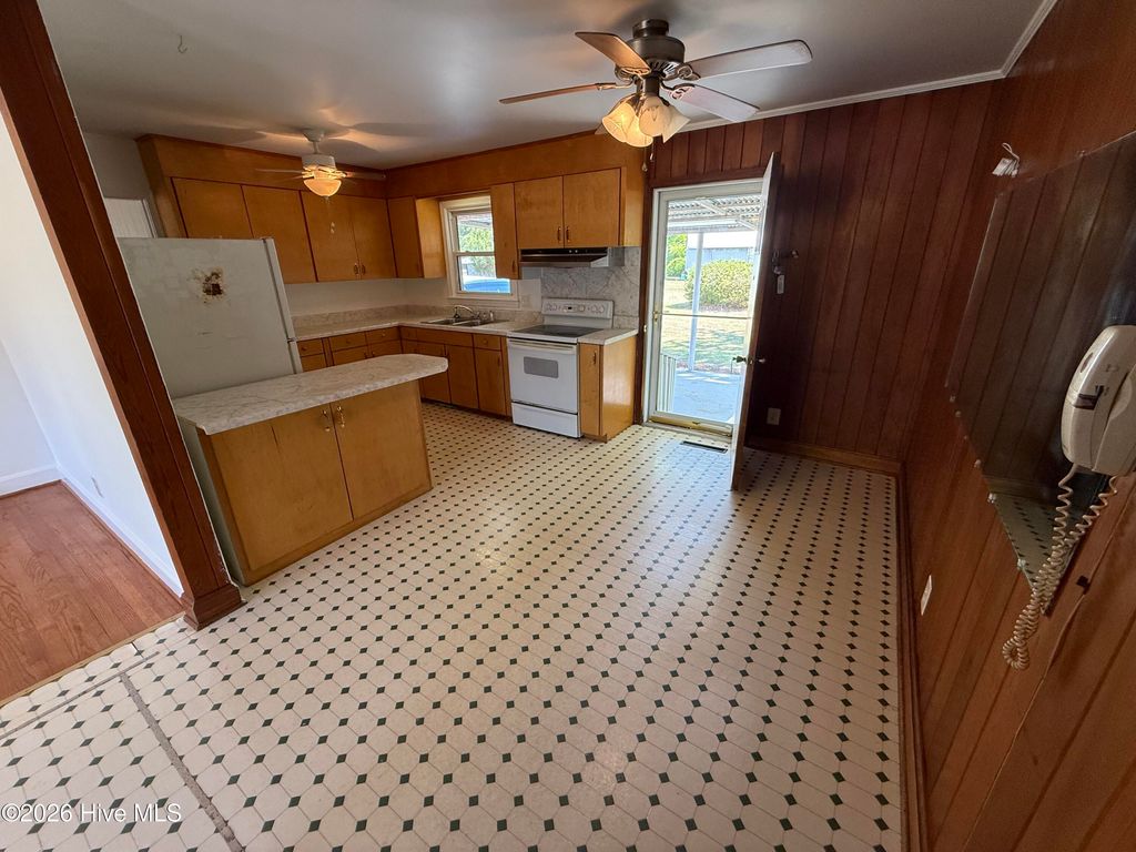 Photo of 197 Old 87 Road, Elizabethtown, NC 28337 (MLS # 100569899)