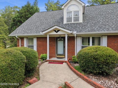 Photo of 303 Harvey Circle, Grifton, NC 28530 (MLS # 100585936)