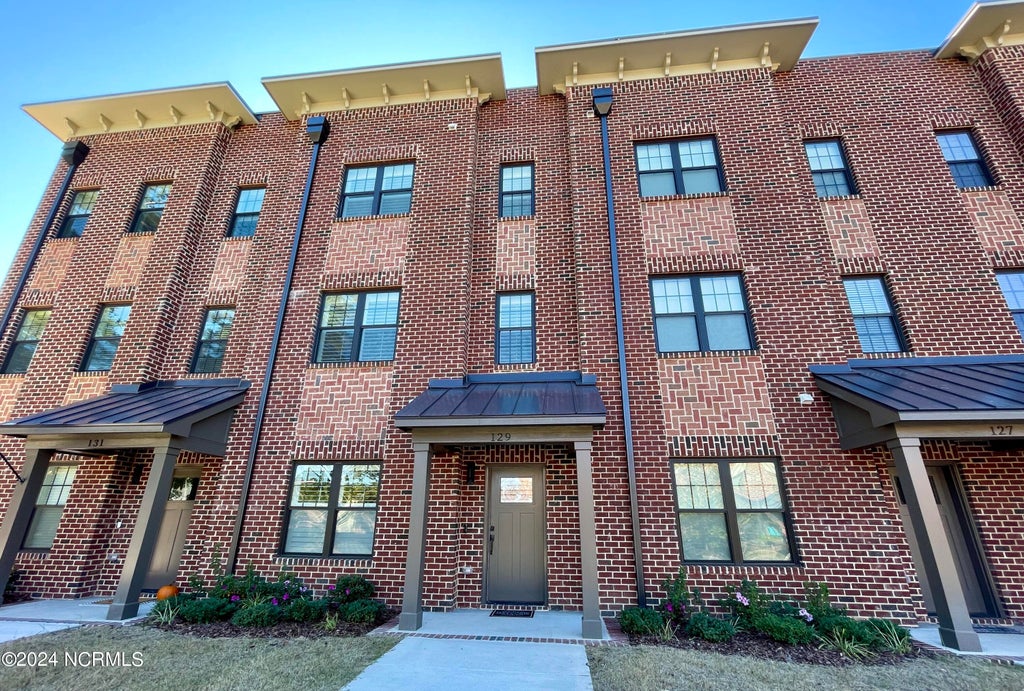 Photo of 129 Lexington Lane, Southern Pines, NC 28387 (MLS # 100590596)