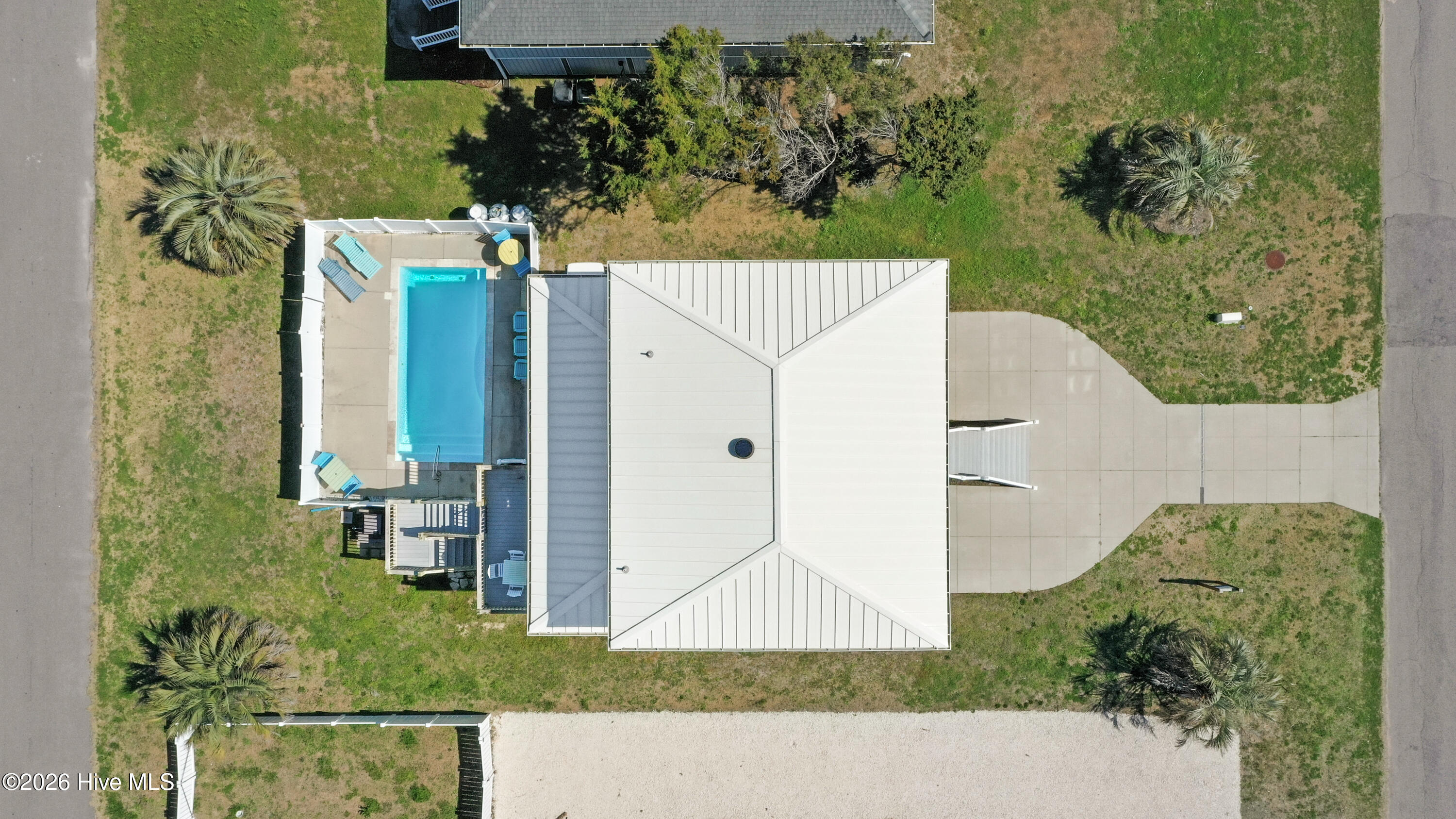 1018 W Dolphin Drive