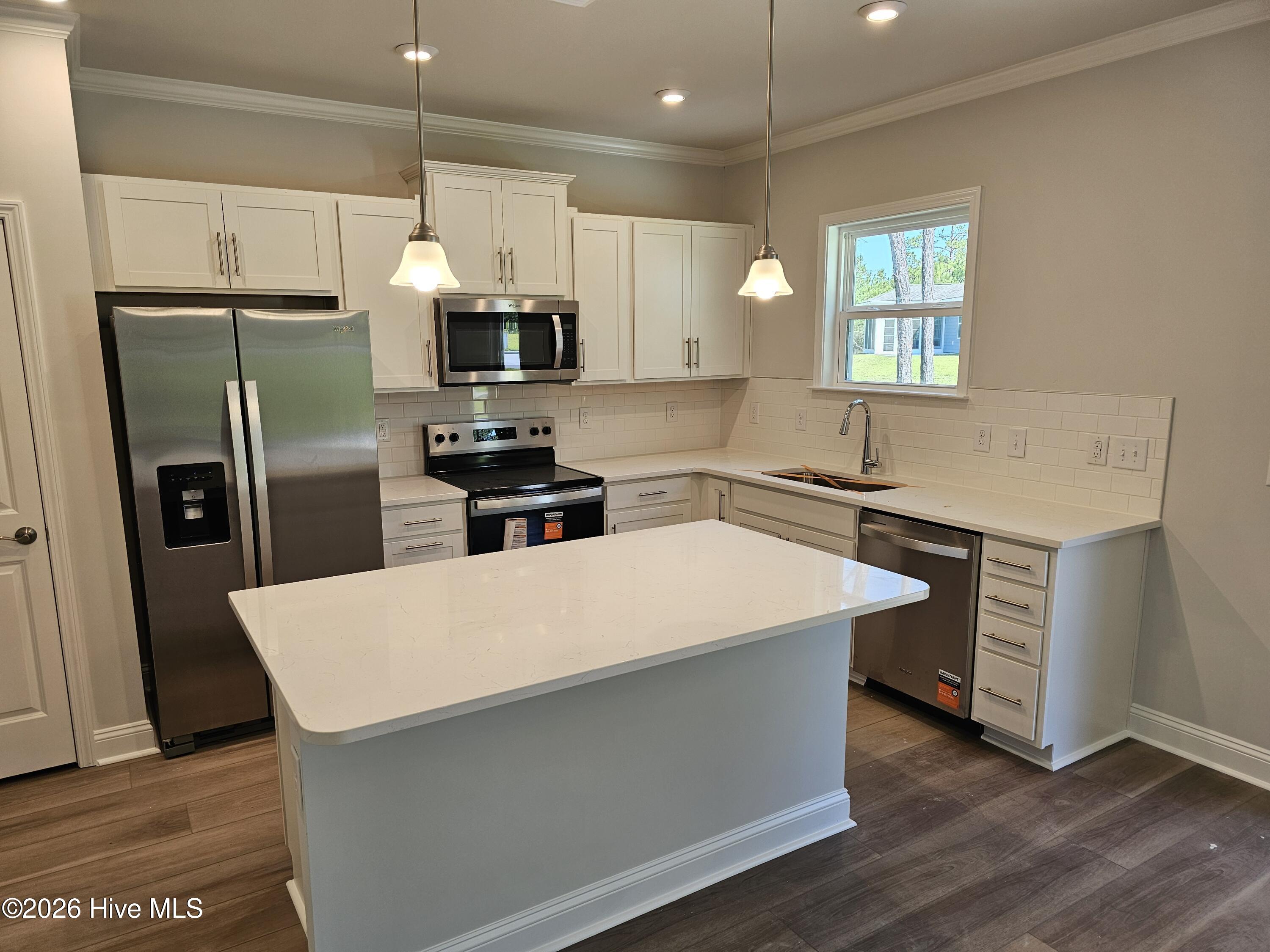 408 La Mer Loop