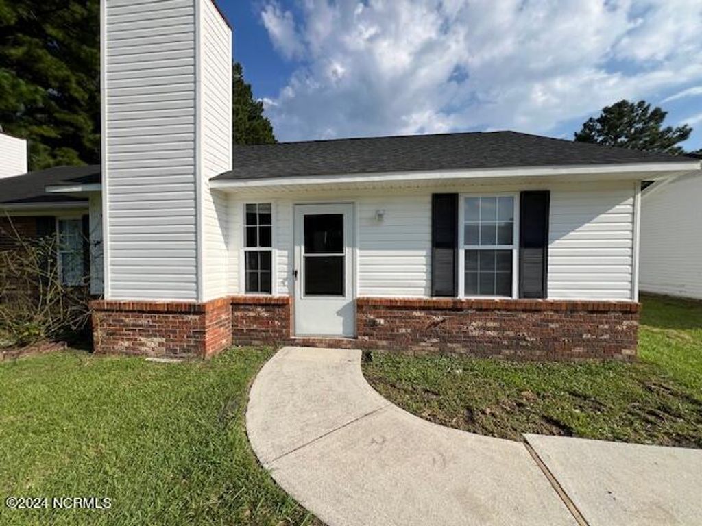 Photo of 2303 Knollwood Lane, Midway Park, NC 28544 (MLS # 100544109)
