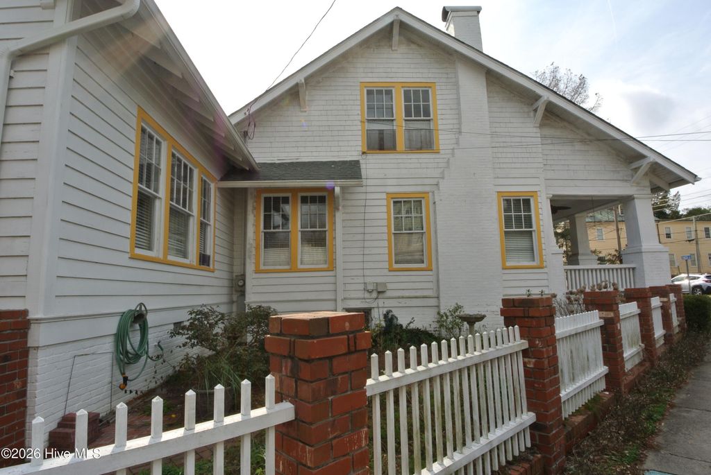 Photo of 504 Craven Street, New Bern, NC 28560 (MLS # 100556068)