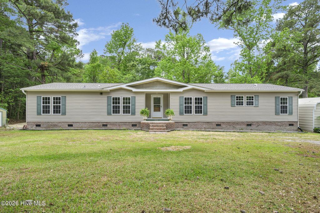 Photo of 552 Colonial Landing Road SE, Bolivia, NC 28422 (MLS # 100571248)