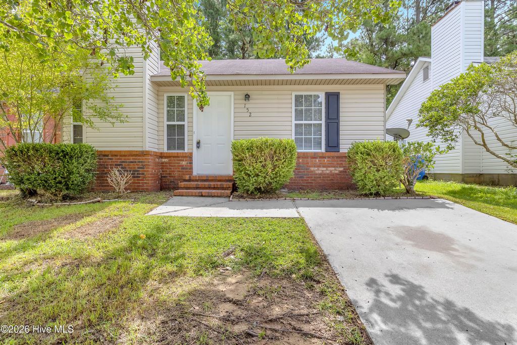 Photo of 152 Brenda Drive, Jacksonville, NC 28546 (MLS # 100590944)