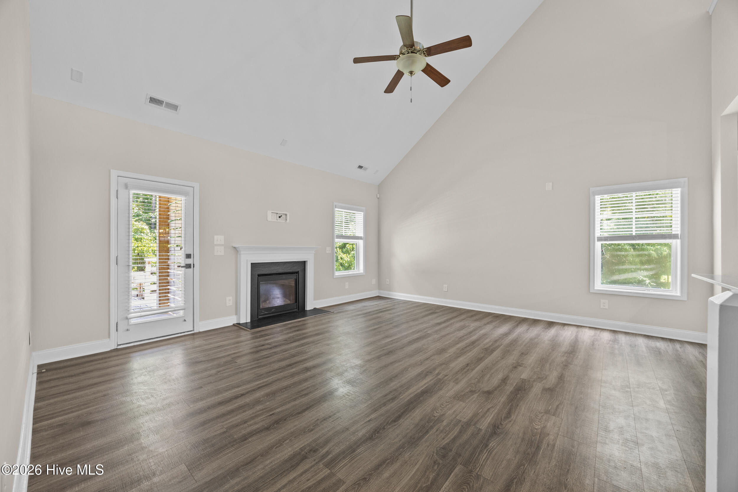 37 Twisted Oak Court