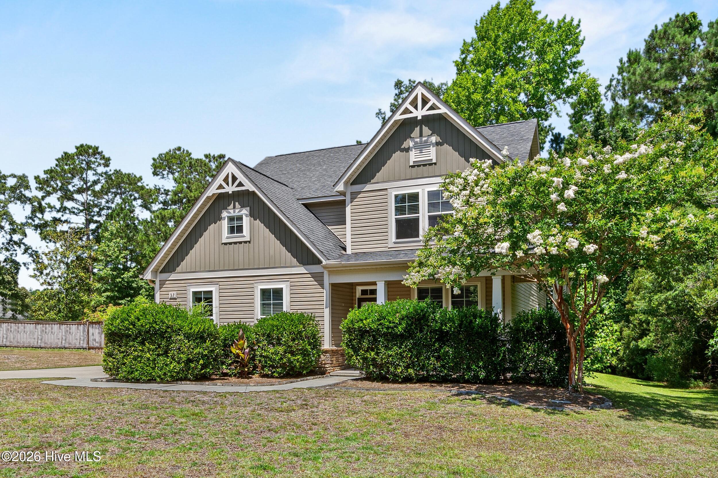 37 Twisted Oak Court