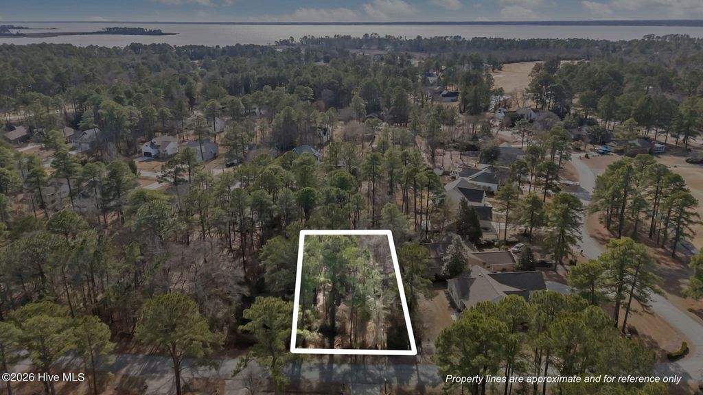 Photo of 1002 Barkentine Drive, New Bern, NC 28560 (MLS # 100552670)