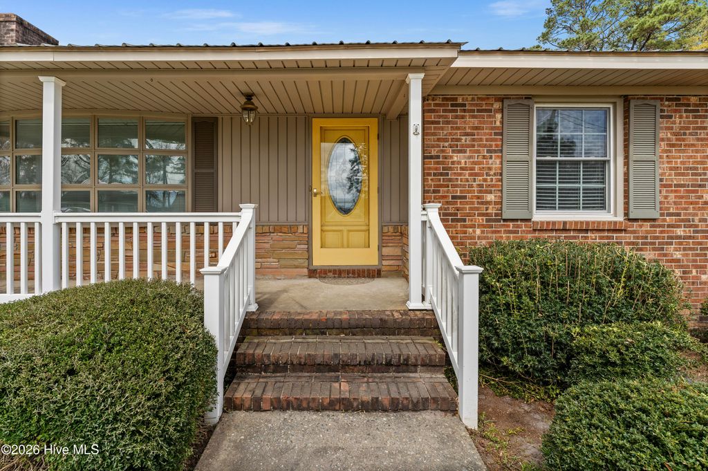 Photo of 129 Pineland Avenue, Mount Olive, NC 28365 (MLS # 100560784)