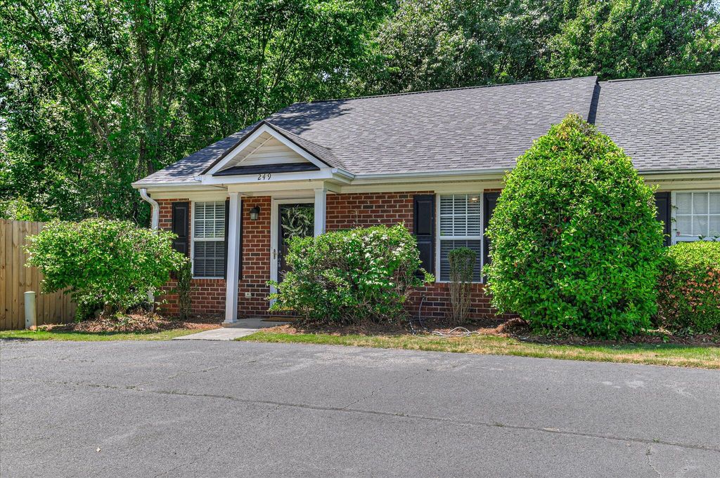 Photo of 249 Charlestowne Way, Augusta, GA 30907 (MLS # 555463)