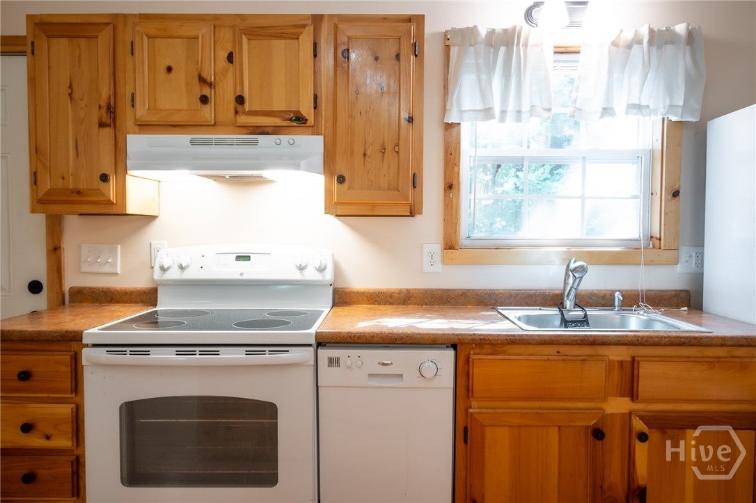770 Cherokee Trail