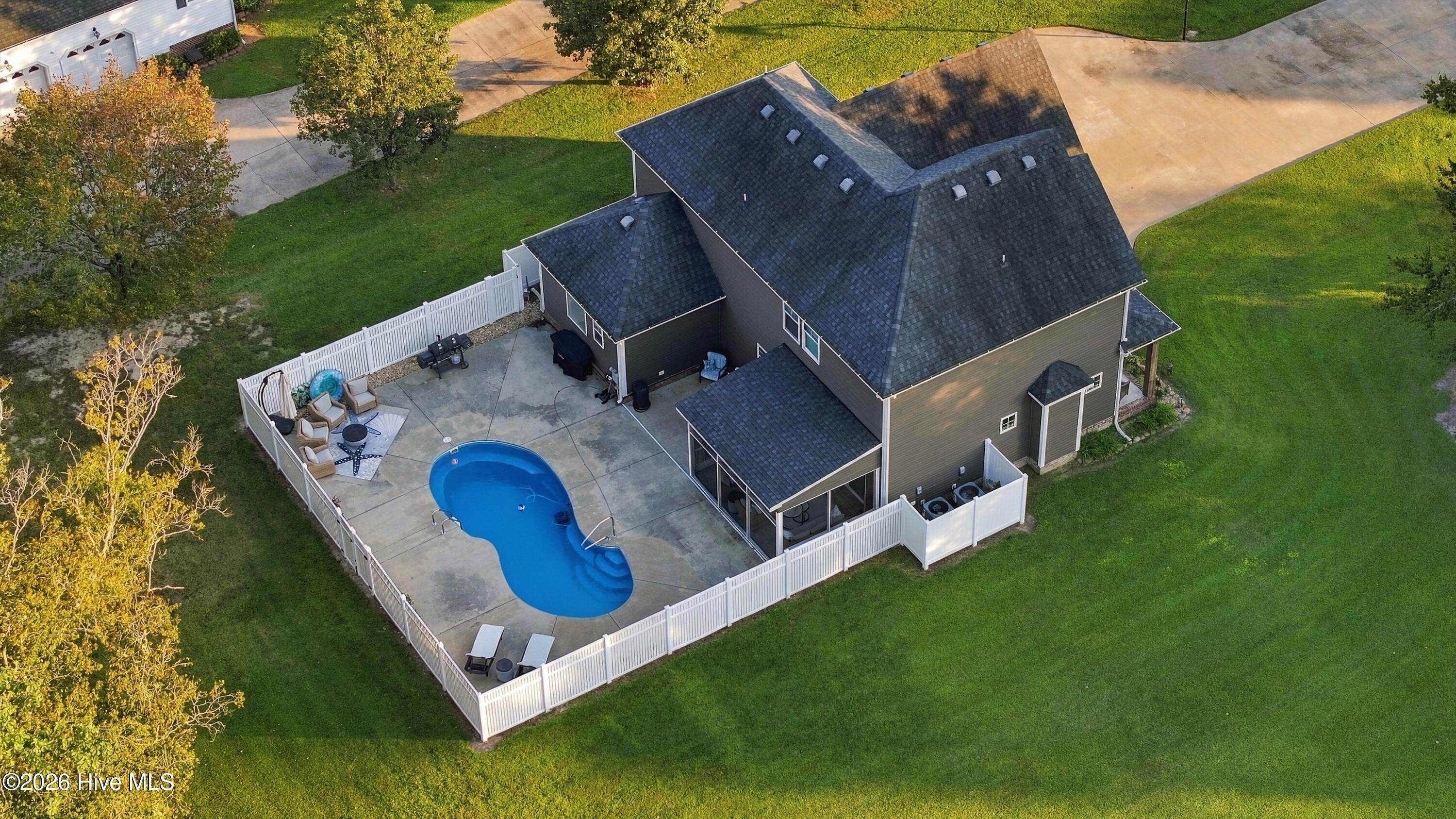 101 E Robin Court