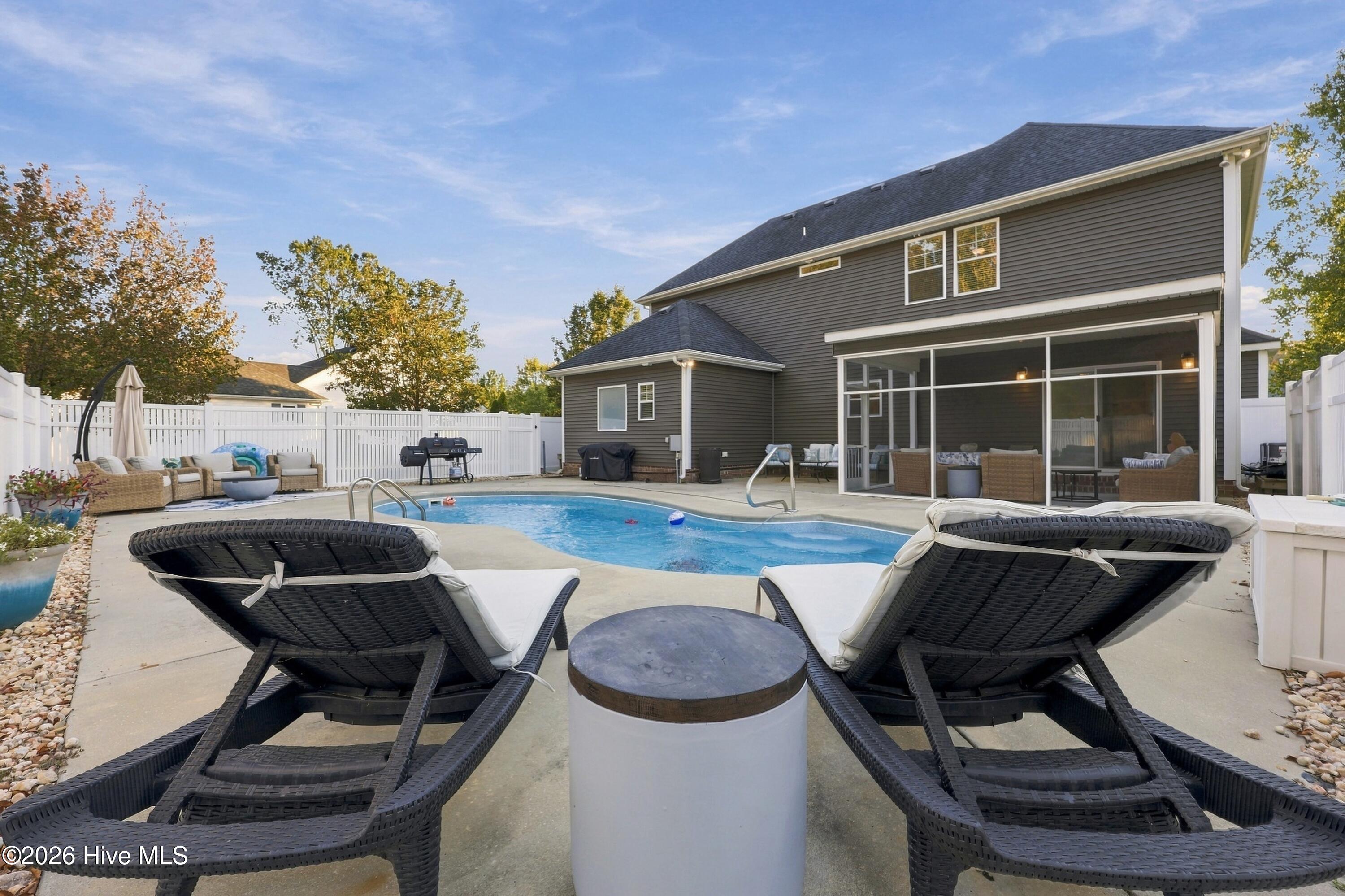 101 E Robin Court
