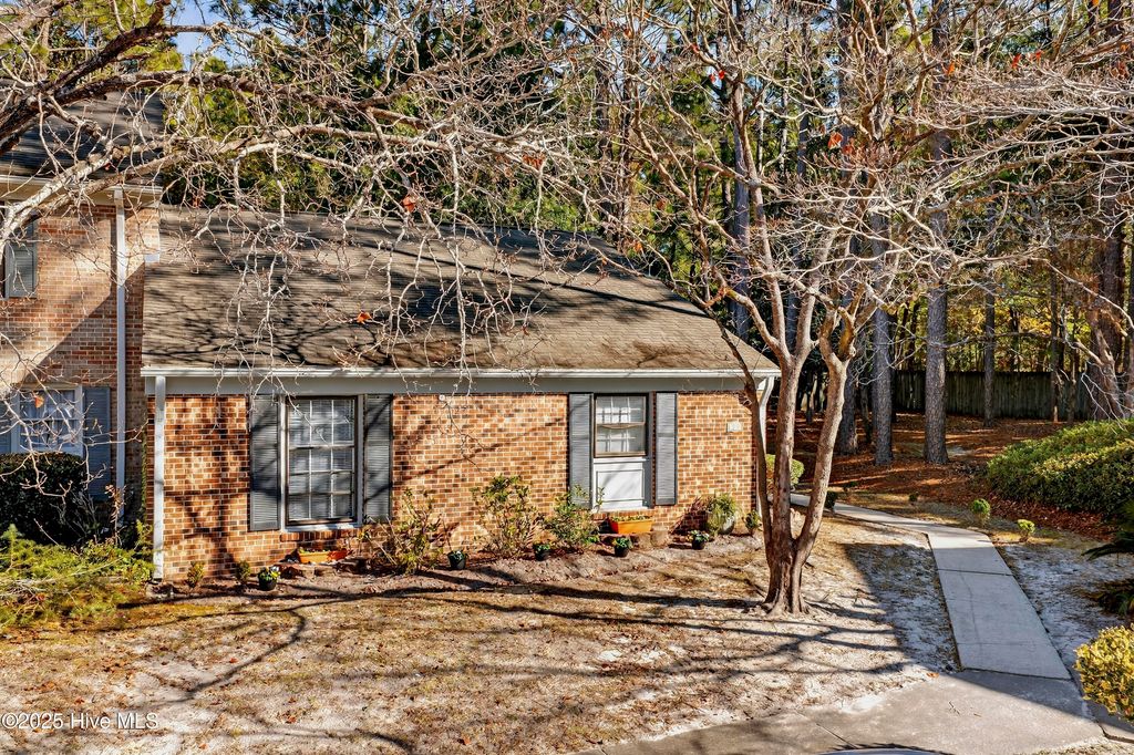 Photo of 811 Seabury Court, Wilmington, NC 28403 (MLS # 100546761)