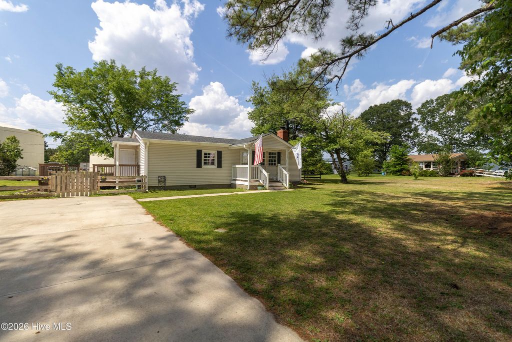 Photo of 120 Anglers Cove Road, Hertford, NC 27944 (MLS # 100572273)