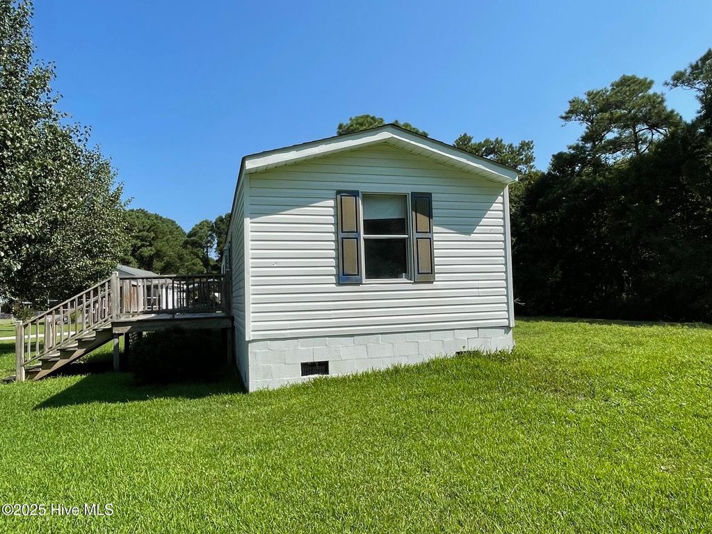 Photo of 108 Conch Court, Gloucester, NC 28528 (MLS # 100526960)