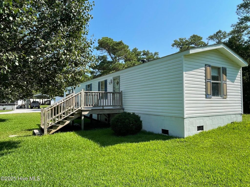 Photo of 108 Conch Court, Gloucester, NC 28528 (MLS # 100526960)
