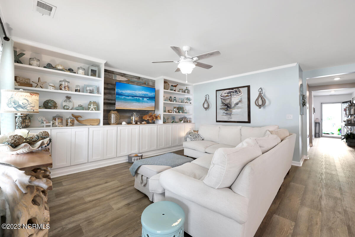 405 Red Fox Street NW