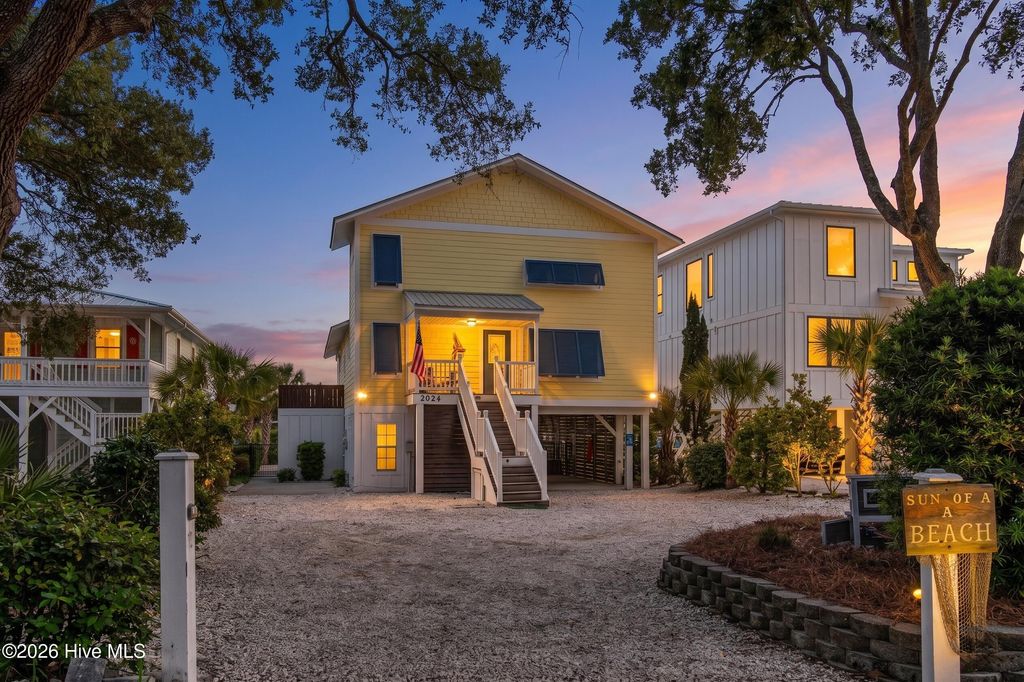 Photo of 2024 Camelot Drive SW, Ocean Isle Beach, NC 28469 (MLS # 100572030)