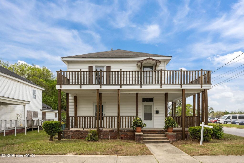 Photo of 1400 Chestnut Street, Greenville, NC 27834 (MLS # 100566411)