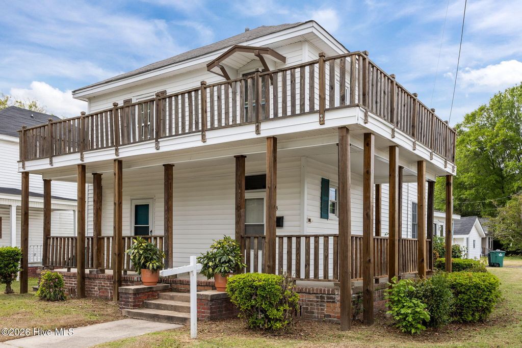 Photo of 1400 Chestnut Street, Greenville, NC 27834 (MLS # 100566411)