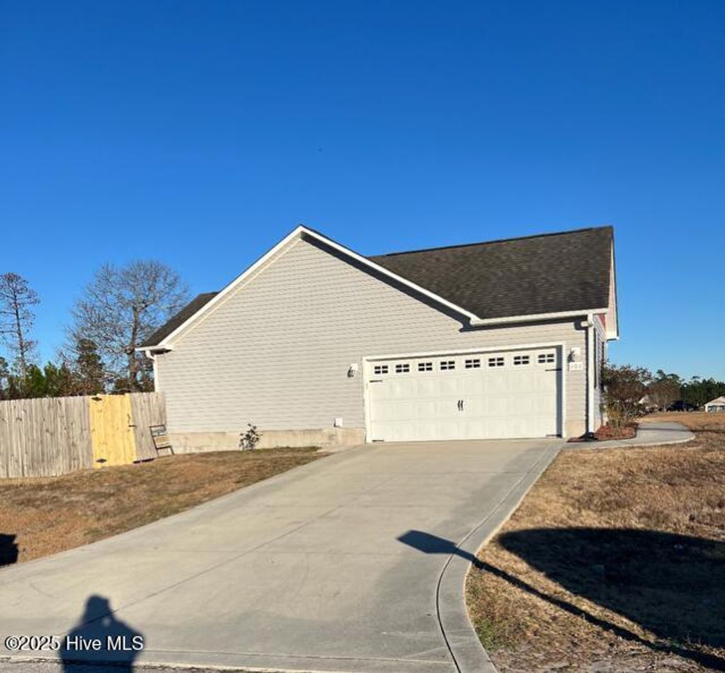 Photo of 400 Duncan Drive S, Richlands, NC 28574 (MLS # 100545778)