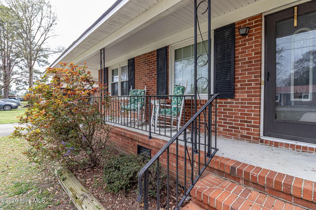 Photo of 612 E Main Street, Mount Olive, NC 28365 (MLS # 100559988)