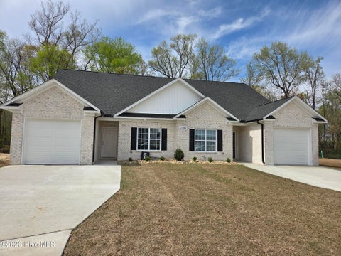 Townhouse For Sale - 2004 Dartford Drive #A<br/> Pitt County, Greenville, NC 27834