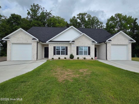 Townhouse For Sale - 2004 Dartford Drive #A<br/> Pitt County, Greenville, NC 27834