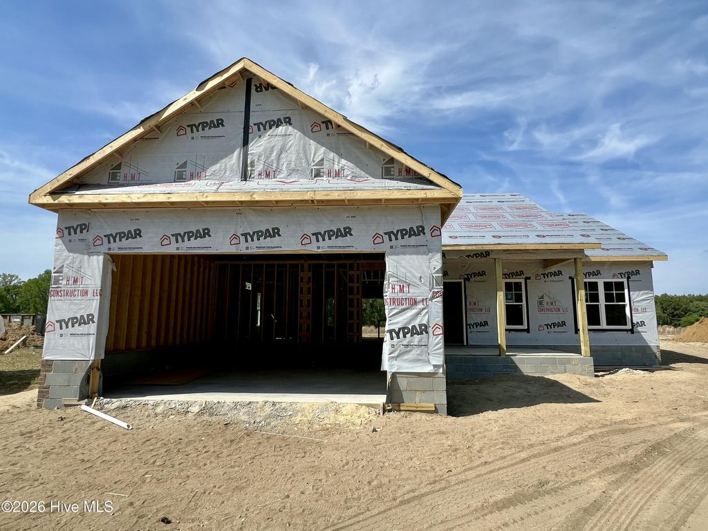 Photo of 413 Creeks Edge Drive, Pikeville, NC 27863 (MLS # 100565937)