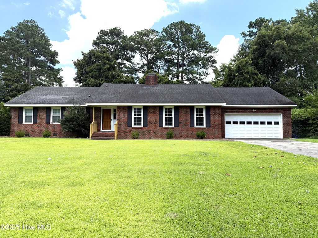 Photo of 2105 Dallas Drive, Kinston, NC 28504 (MLS # 100578250)