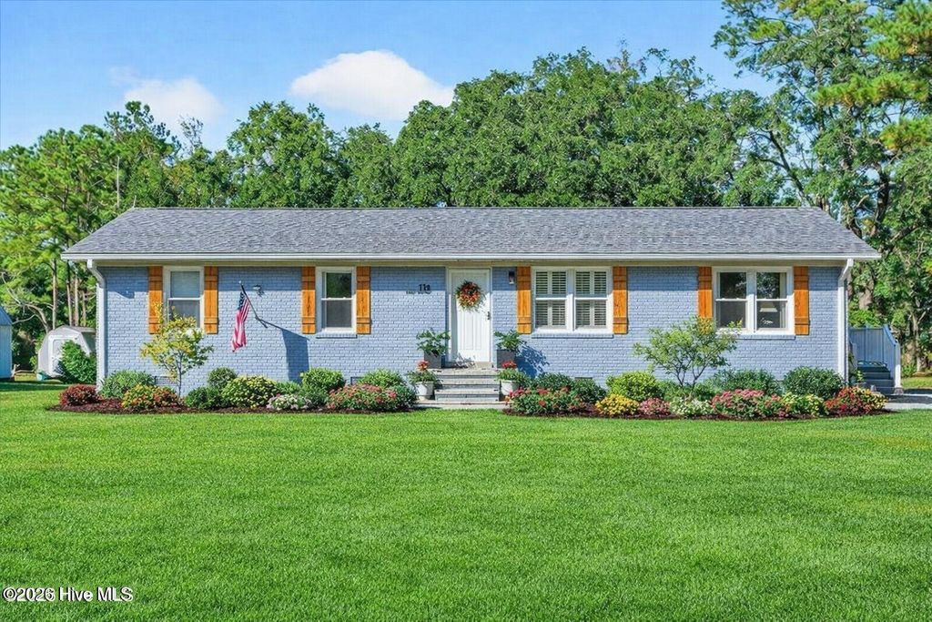 Photo of 136 Park Avenue, Southport, NC 28461 (MLS # 100532606)