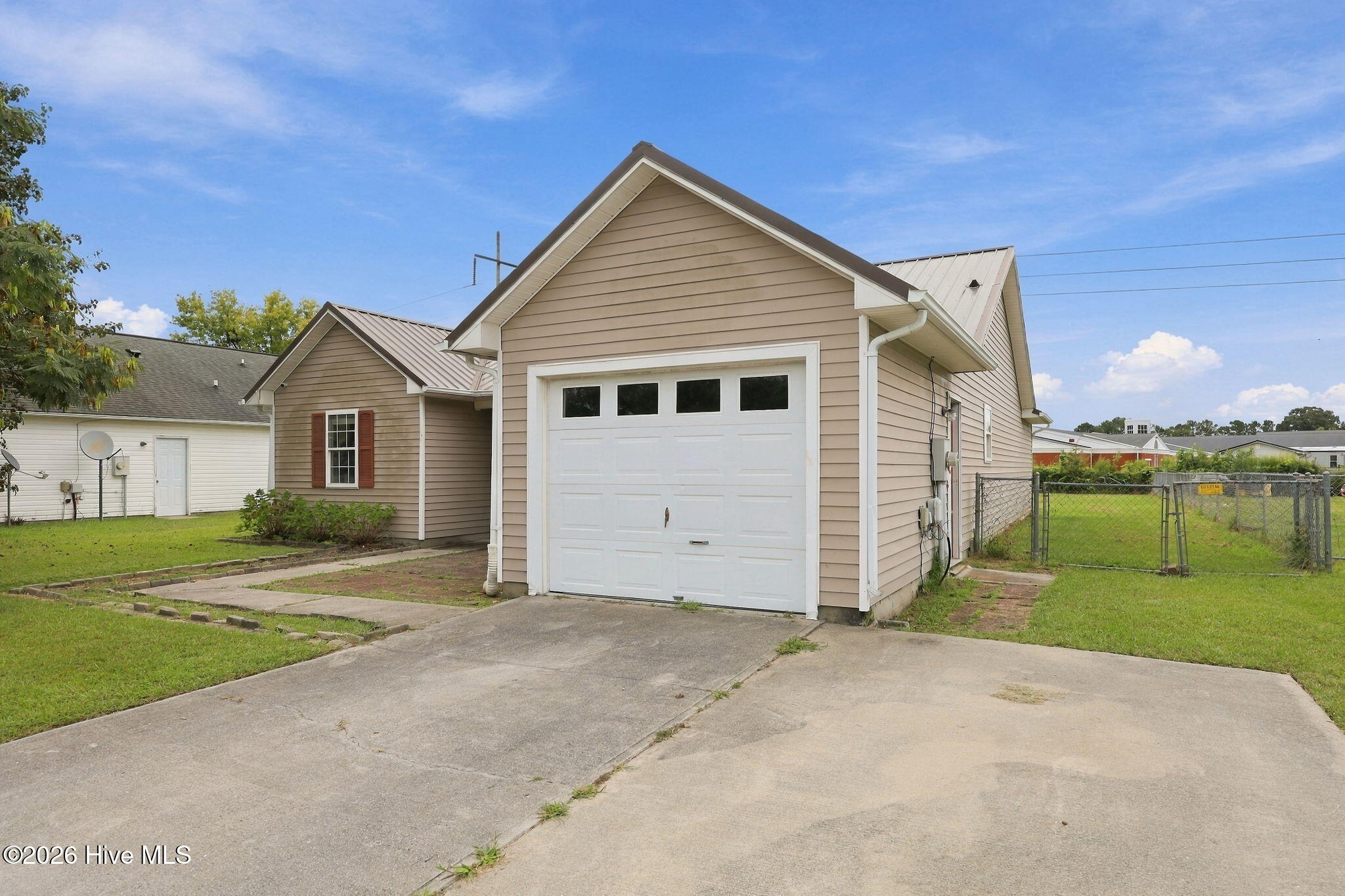 1305 Navarro Loop