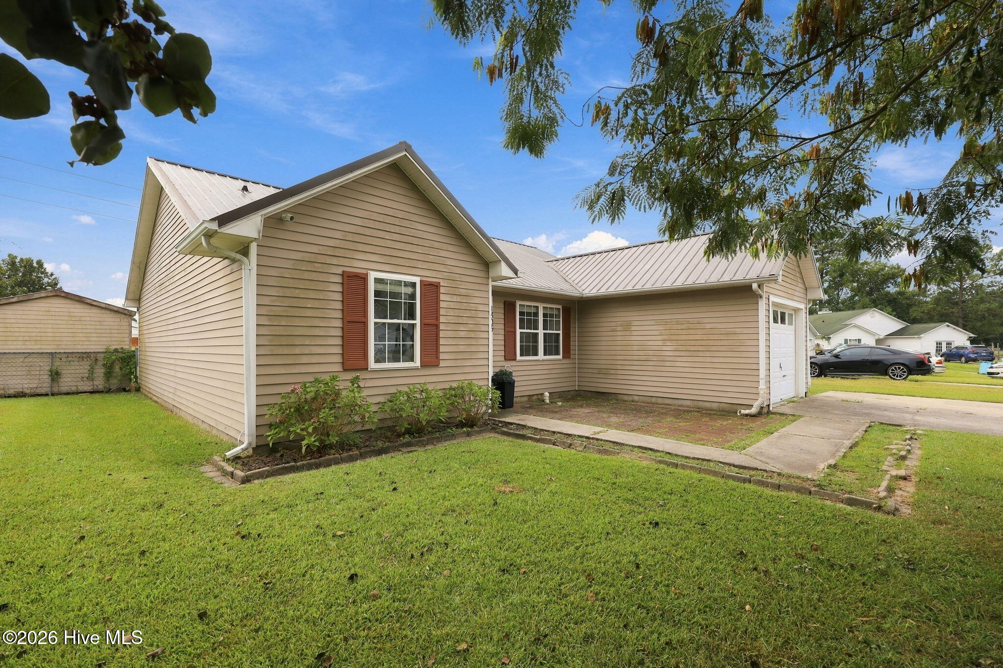 1305 Navarro Loop