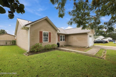Tiny photo for 1305 Navarro Loop, Jacksonville, NC 28540 (MLS # 100606058)