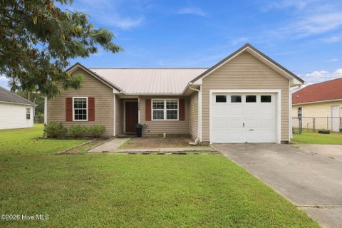 Photo of 1305 Navarro Loop, Jacksonville, NC 28540 (MLS # 100606058)