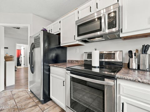 Tiny photo for 1305 Navarro Loop, Jacksonville, NC 28540 (MLS # 100606058)