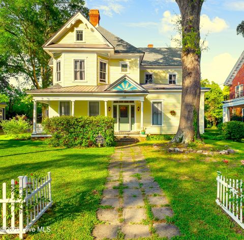 Homes For Sale - 521 Falls Road<br/> Rocky Mount, NC 27804