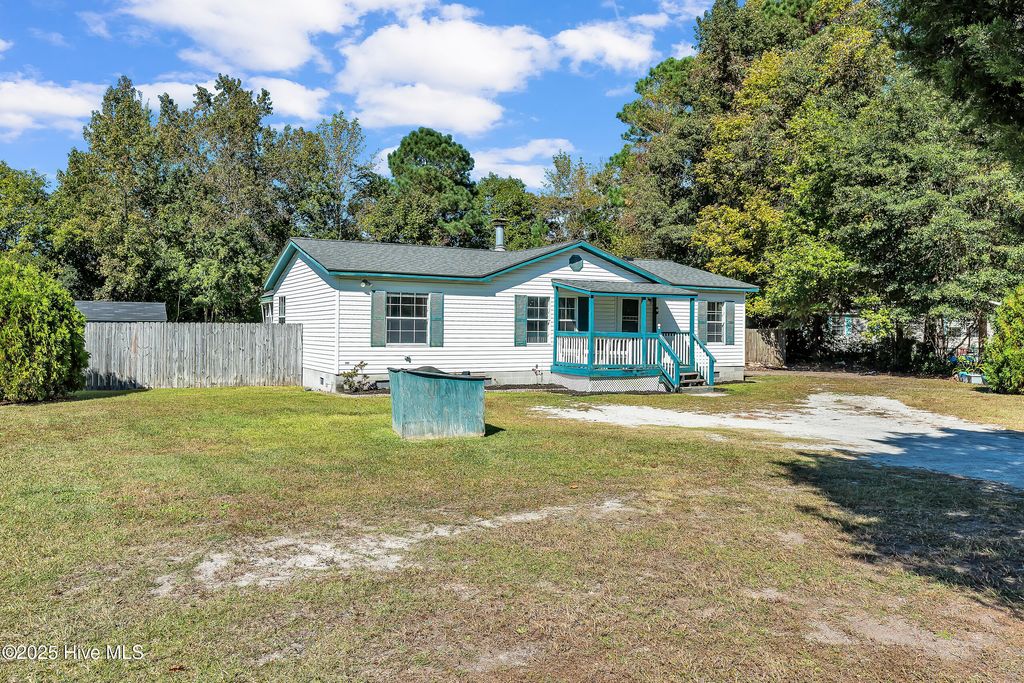 Photo of 103 Stoneybrook Court, Swansboro, NC 28584 (MLS # 100538064)