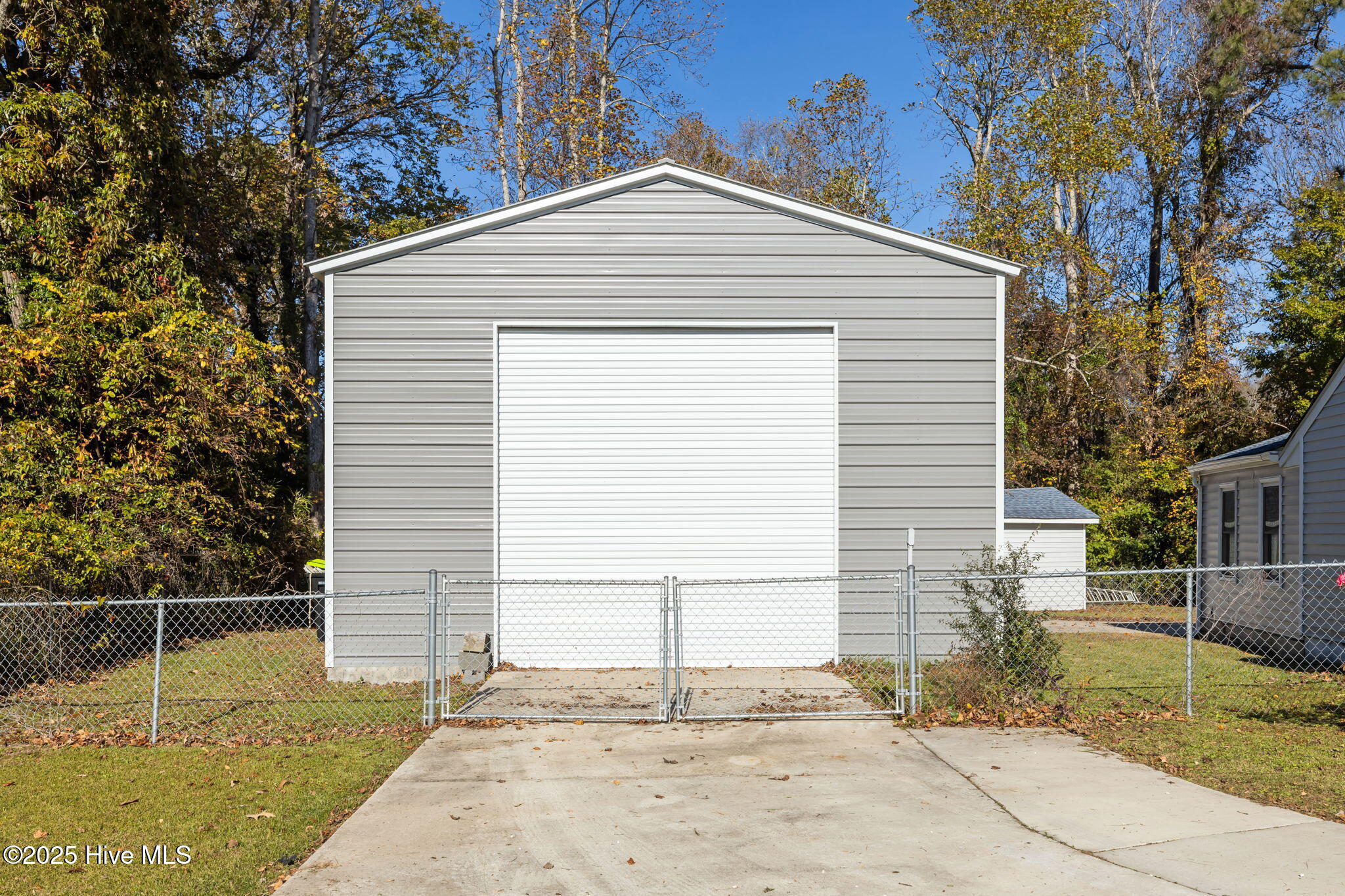 3018 Mandy Lane