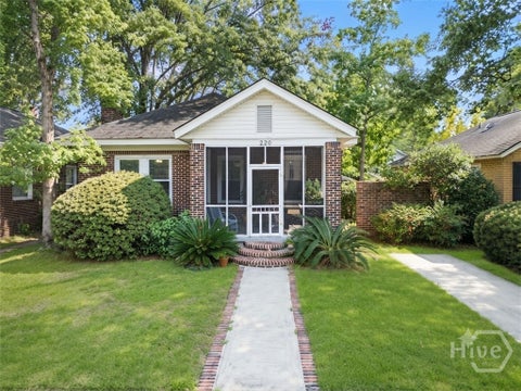 Homes For Sale - 220 E 53rd Street<br/> Savannah, GA 31405