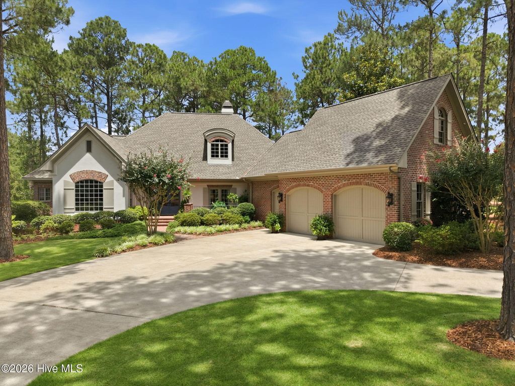 Photo of 6 Augusta Drive, Southern Pines, NC 28387 (MLS # 100584719)