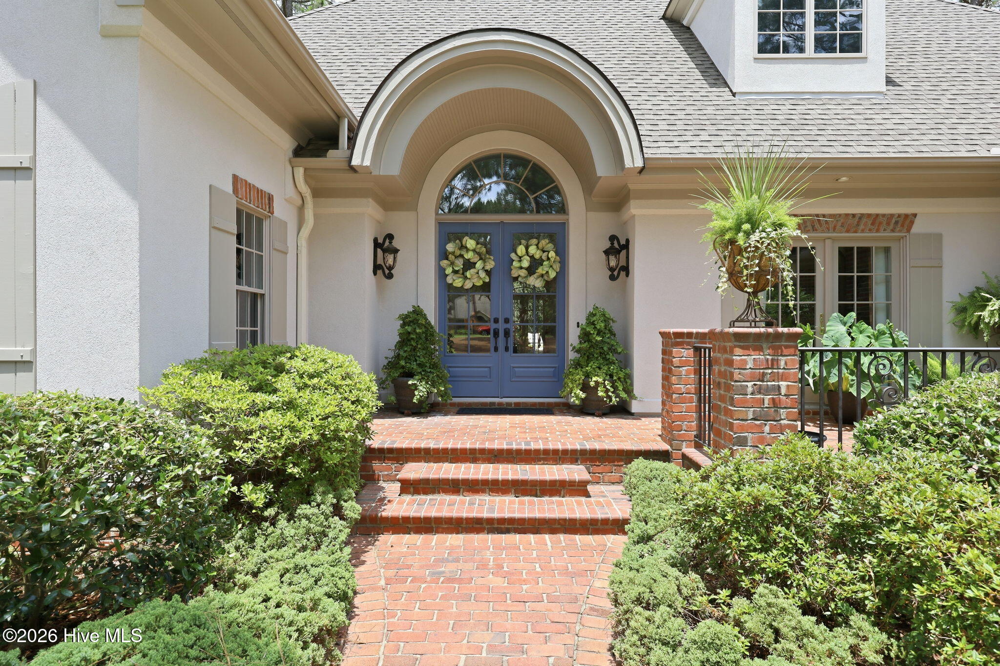 6 Augusta Drive
