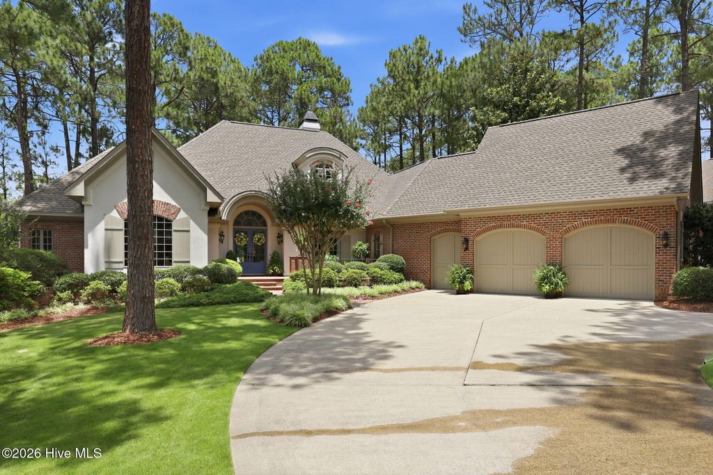 Photo of 6 Augusta Drive, Southern Pines, NC 28387 (MLS # 100584719)