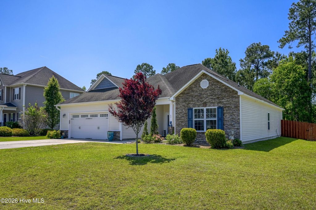 Photo of 40 Thatcher Drive, Rocky Point, NC 28457 (MLS # 100569286)