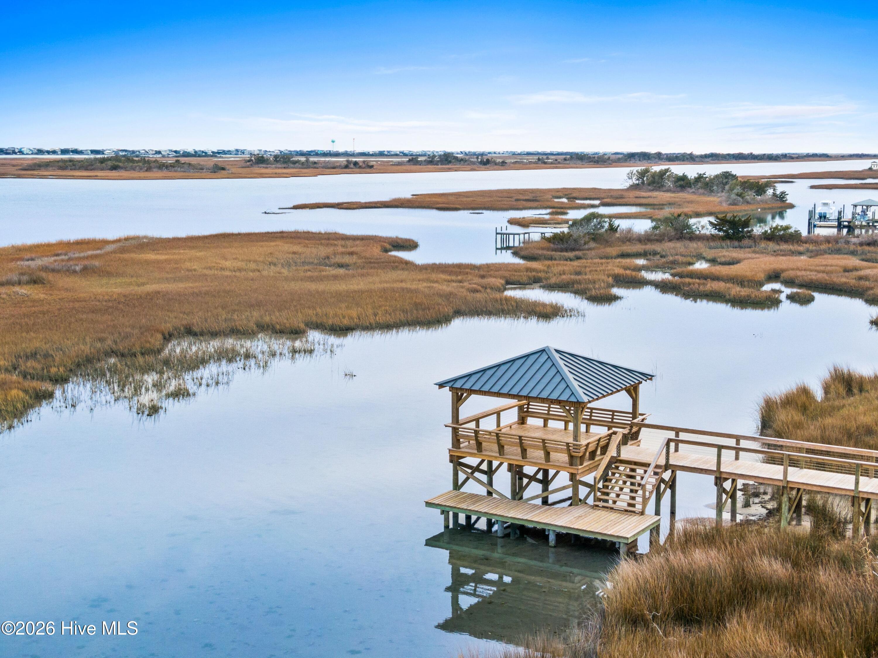 100 100 N Glimmering Glass Lane