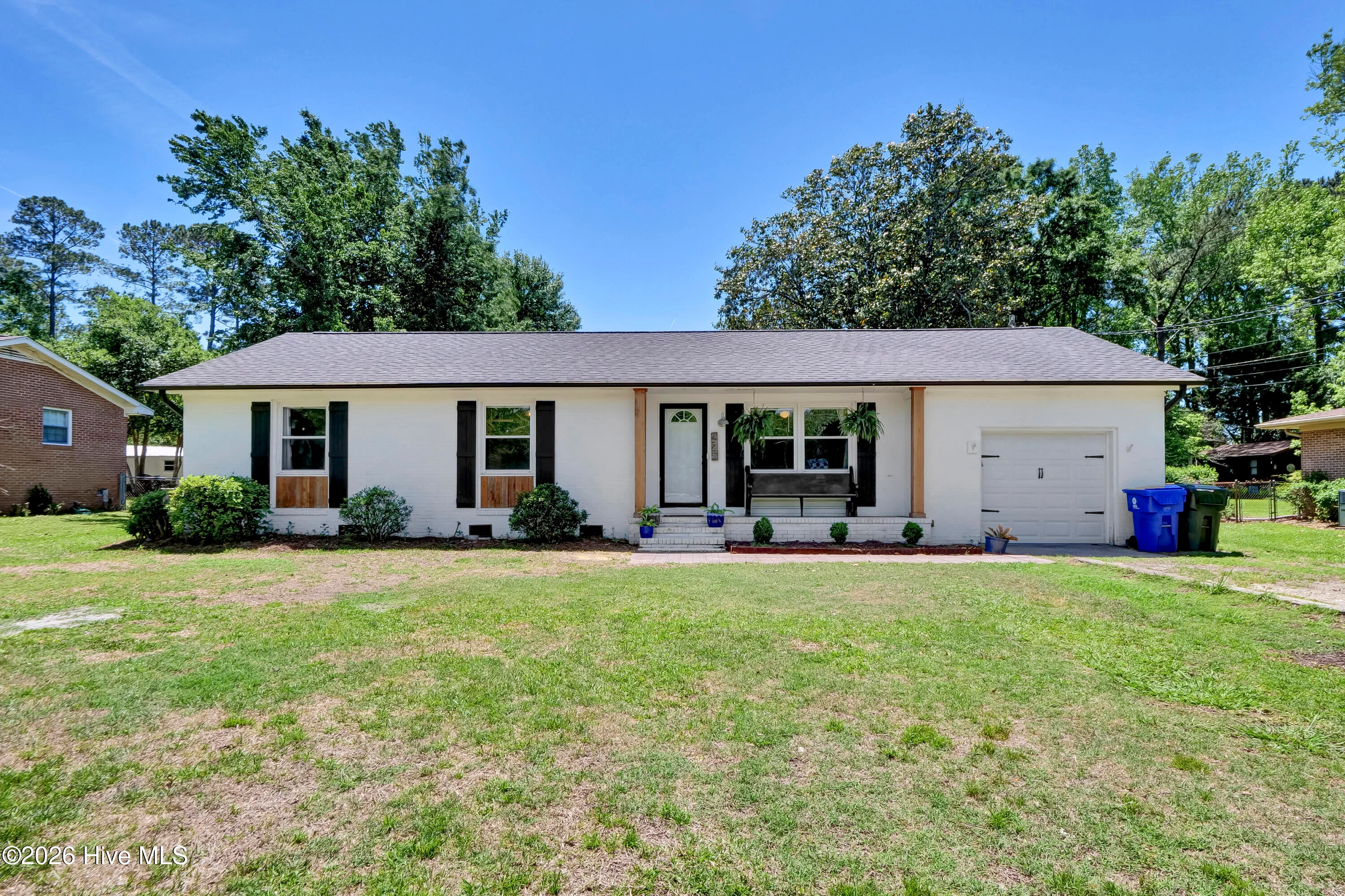225 Mohican Trail