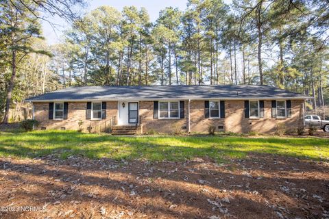 Homes For Rent - 901 Glendale Drive<br/> Aberdeen, NC 28315