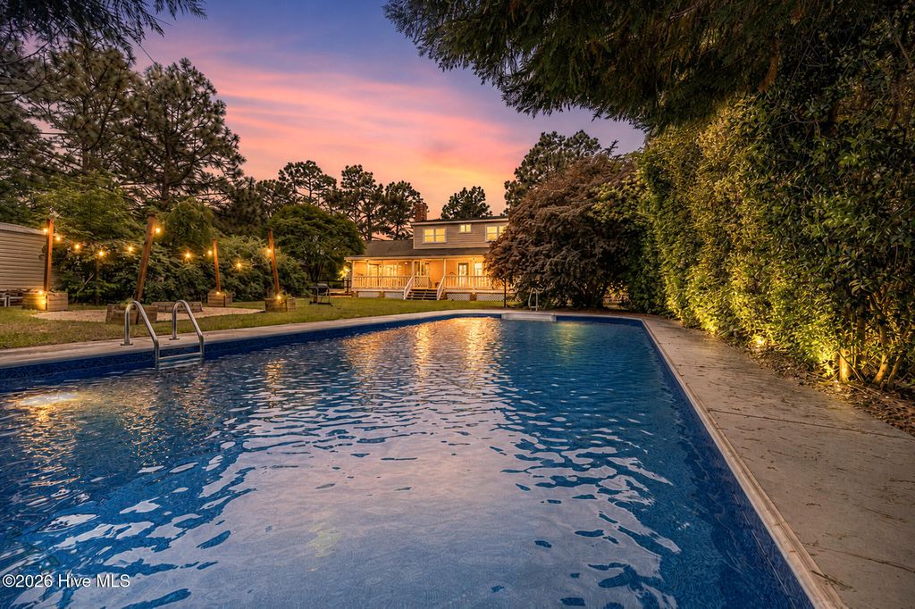 Photo of 410 Edinboro Drive, Southern Pines, NC 28387 (MLS # 100573819)
